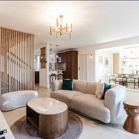 Apartment An Elegant Family Near